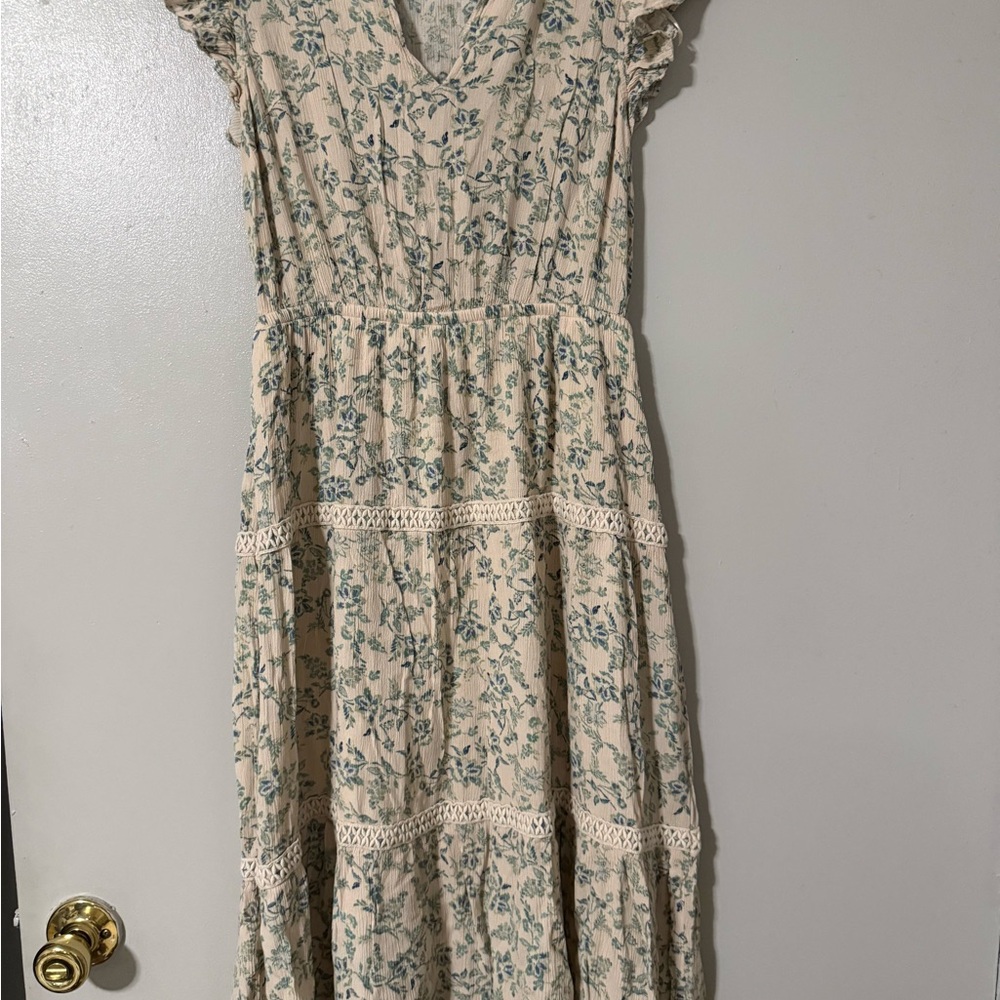 Lucky Brand Cream and Blue Floral Garment